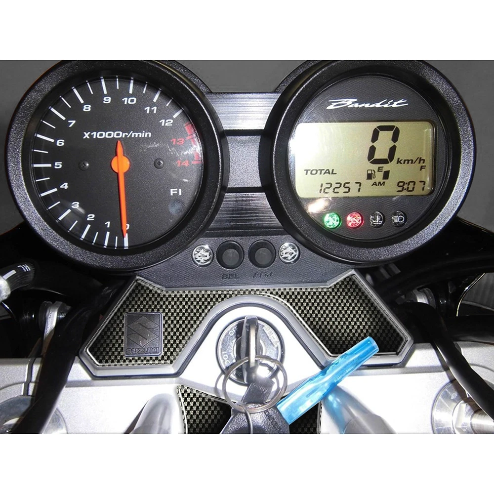 Gabelbrücken- Protektor PRINT in carbon-look zu Suzuki